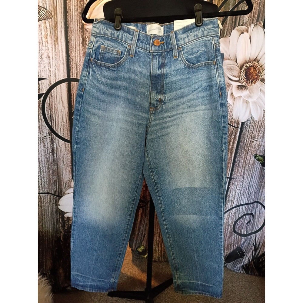 Women's Straight Skinny Jeans Universal Thread, Dark Blue, Size- 4 MSRP $32.00